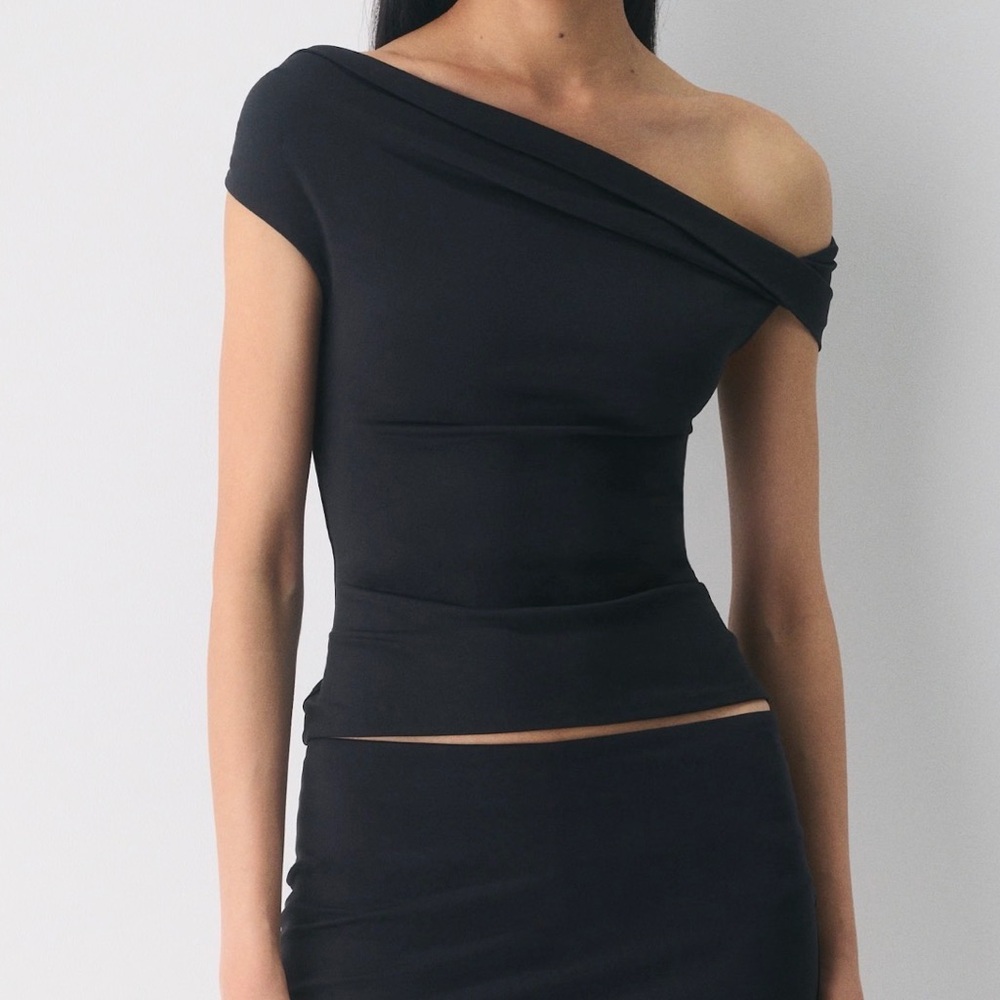 Off-Shoulder Black Women’s Top